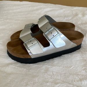 Platform silver Birkenstock’s size 40